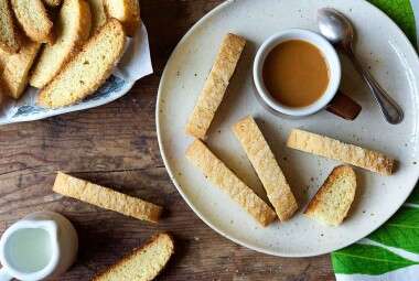 American-Style Vanilla Biscotti